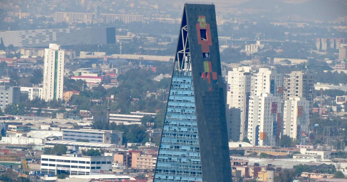 edificio en forma de w - Cómo se llama el edificio en forma de triángulo