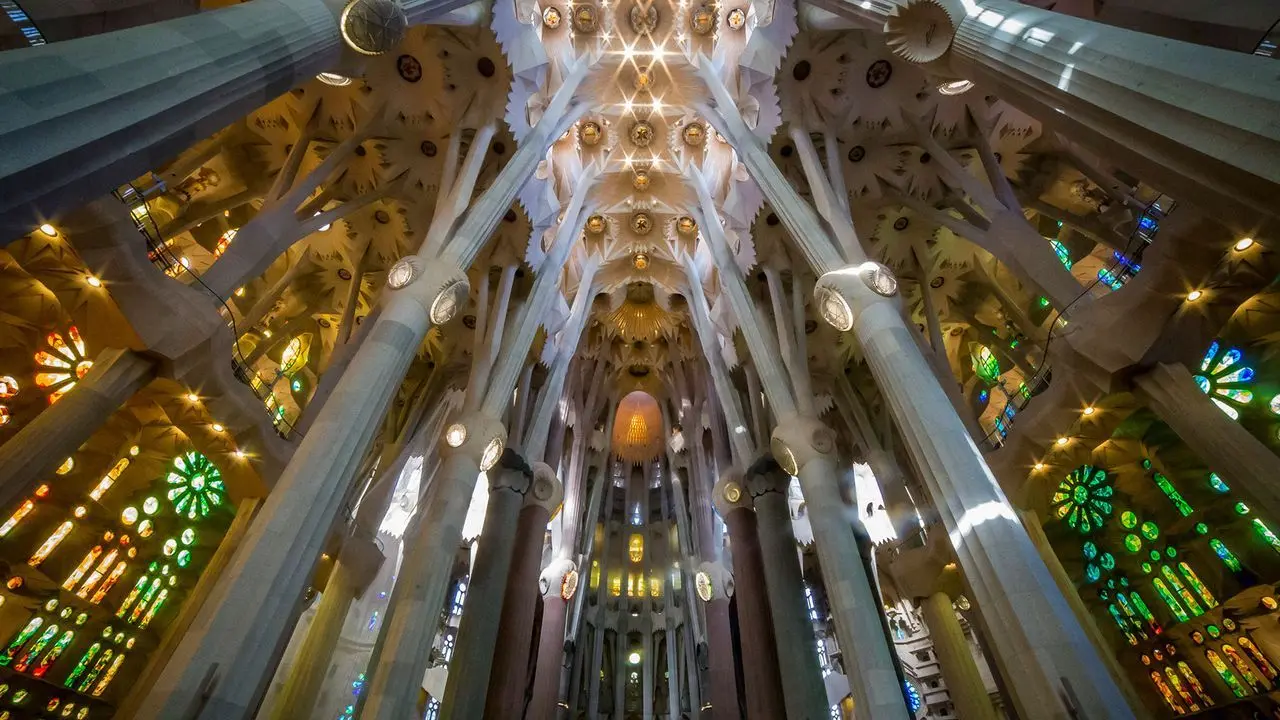 art deco materiales de construccion - Cuál es la diferencia entre art déco y art nouveau