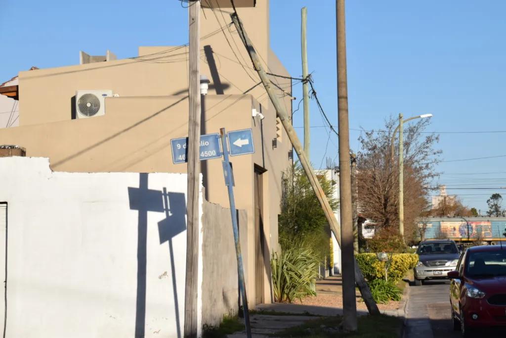 poste caido telefonica - Dónde reportar un poste de teléfono caído