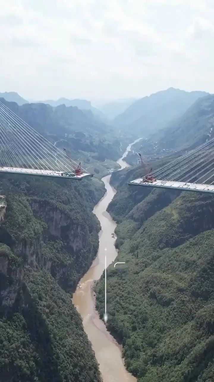 Puentes emblemáticos de China: Ingeniería, desafíos y récords - Qué altura tiene el puente más alto de China construcción de puentes en china - Qué altura tiene el puente más alto de China