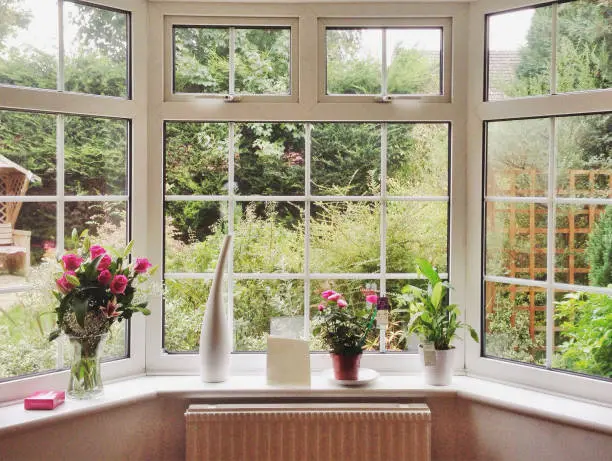ventana jardin - Qué poner en una ventana para que no entre el sol