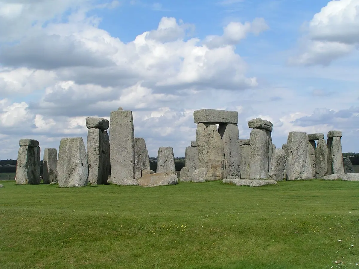 construcción de stonehenge - Qué quiere decir Stonehenge en español