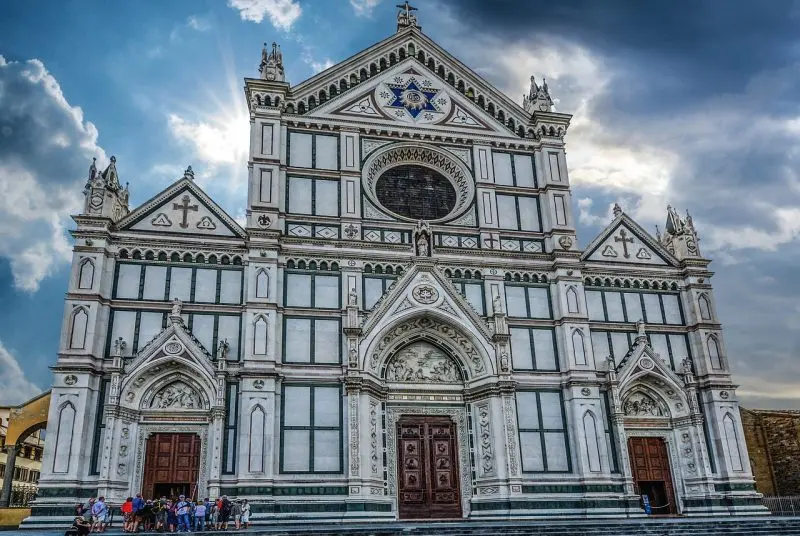 capilla pazzi materiales construccion - Quién está enterrado en la capilla Pazzi